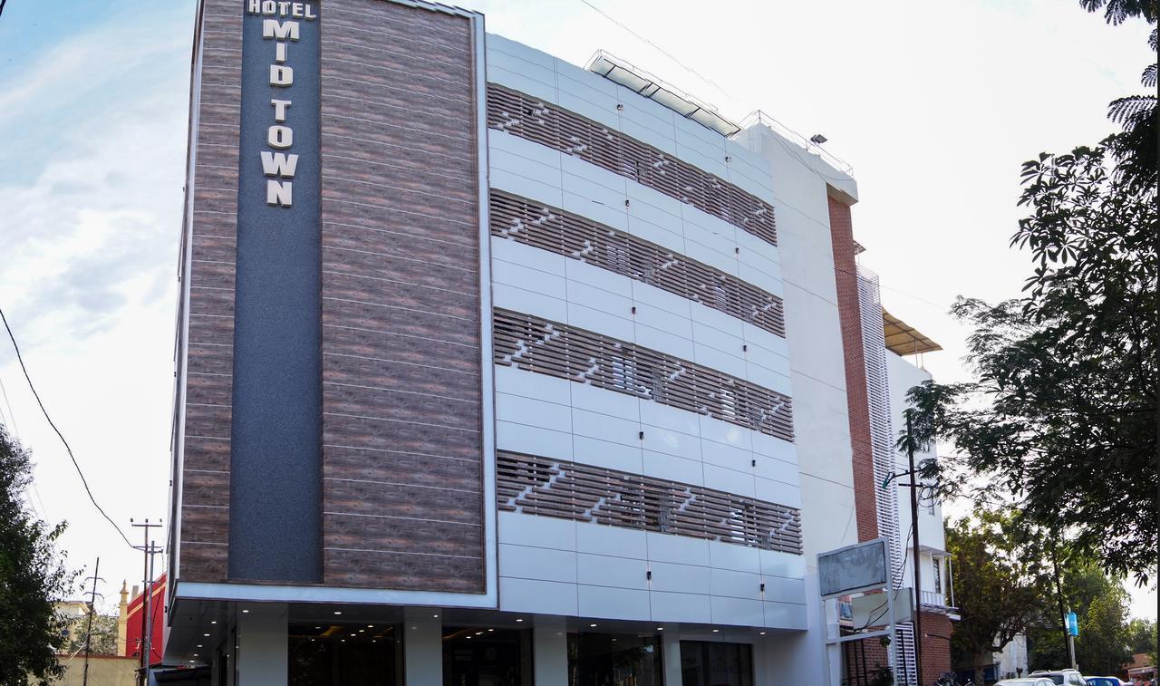 Hotel Midtown Vadodara Exterior foto